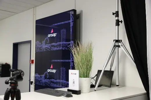 Arclap screens in the workshop – Arclap construction camera