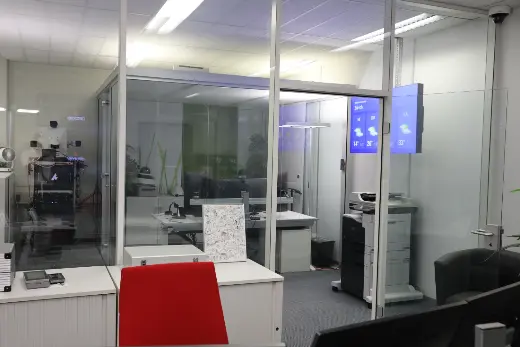 Glass offices at HQ – Arclap construction camera