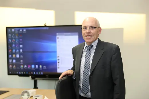 Team member in the meeting room – Arclap construction camera