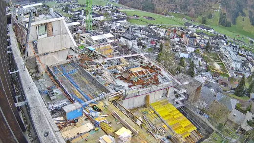 Hillside build above the village – Arclap construction camera